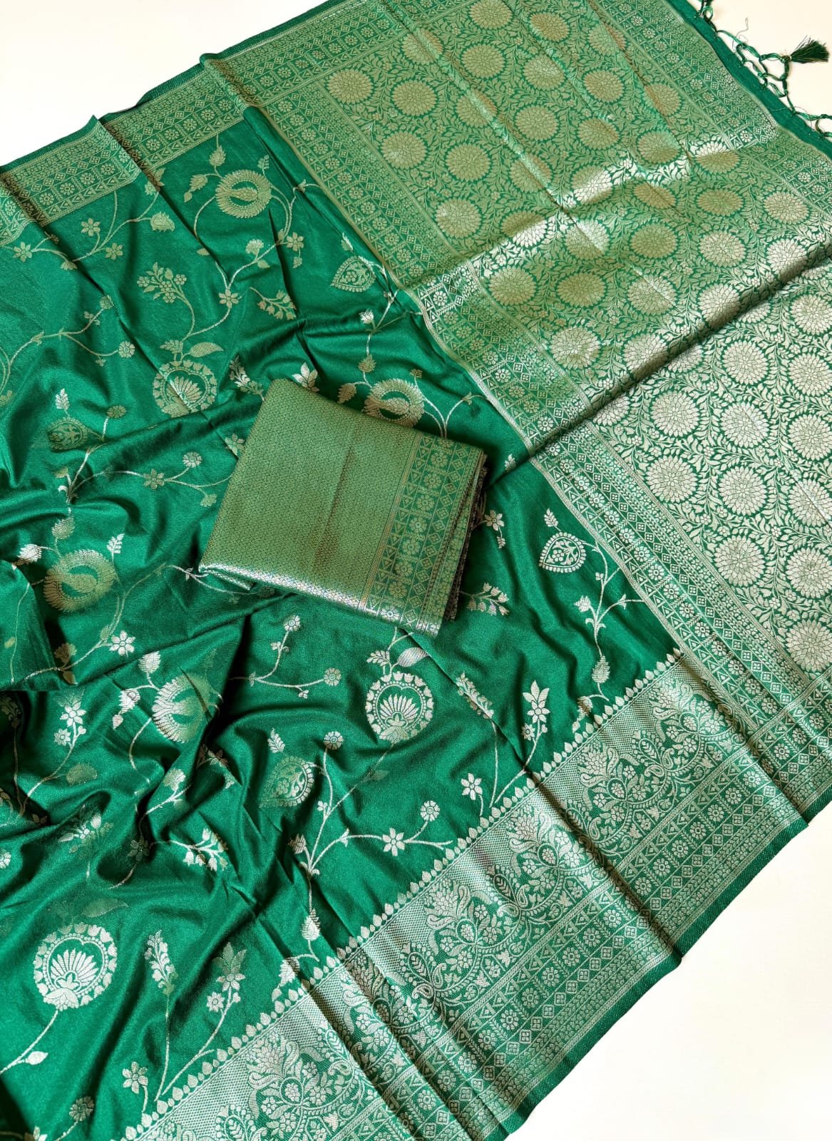Pure Khaddi Crepe Georgette Jaquad image 2