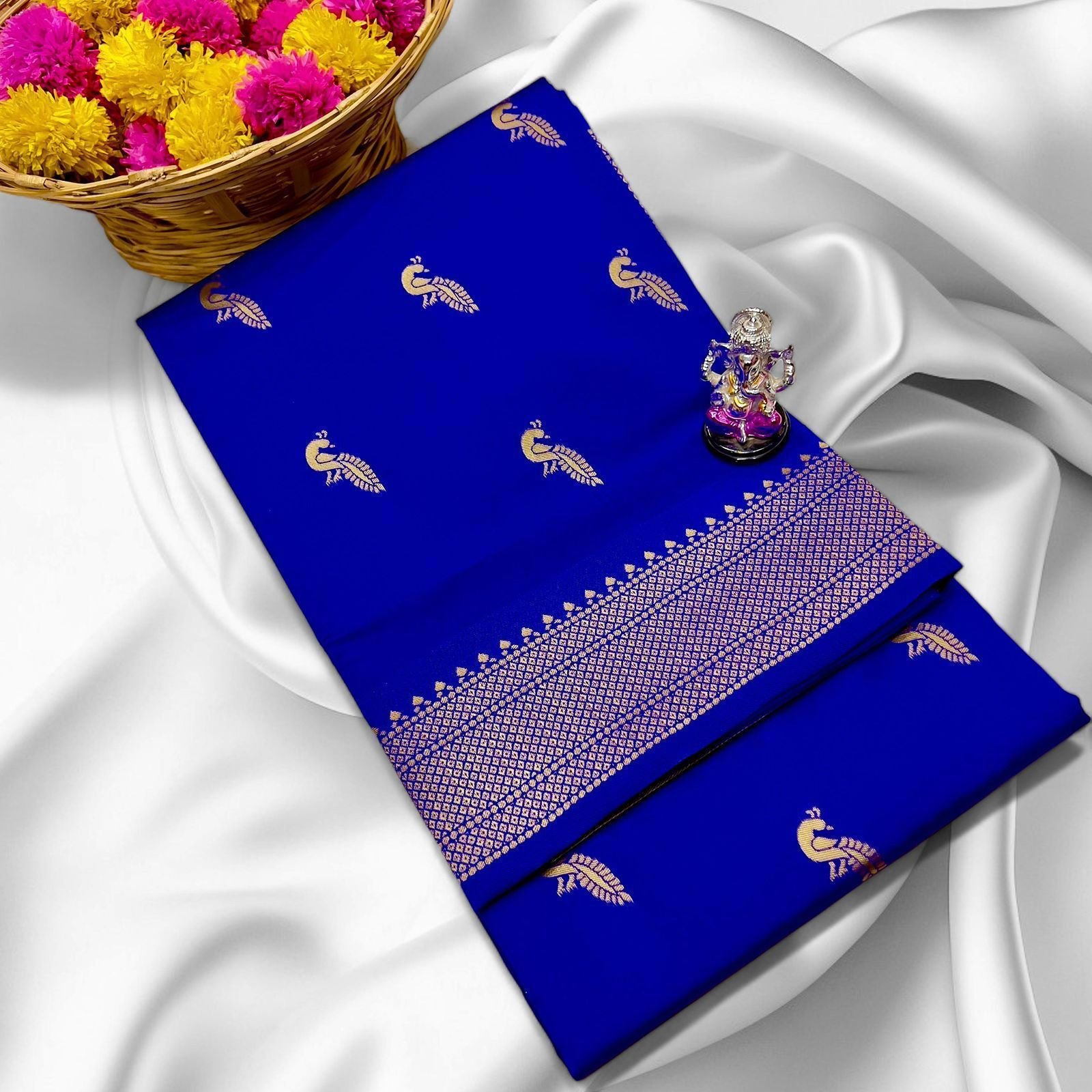 Ridhima Kadiyal Paithani image 13