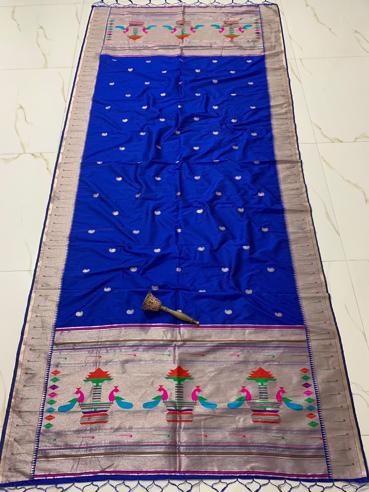 Munya Border Mango Butti Dupatta image 8