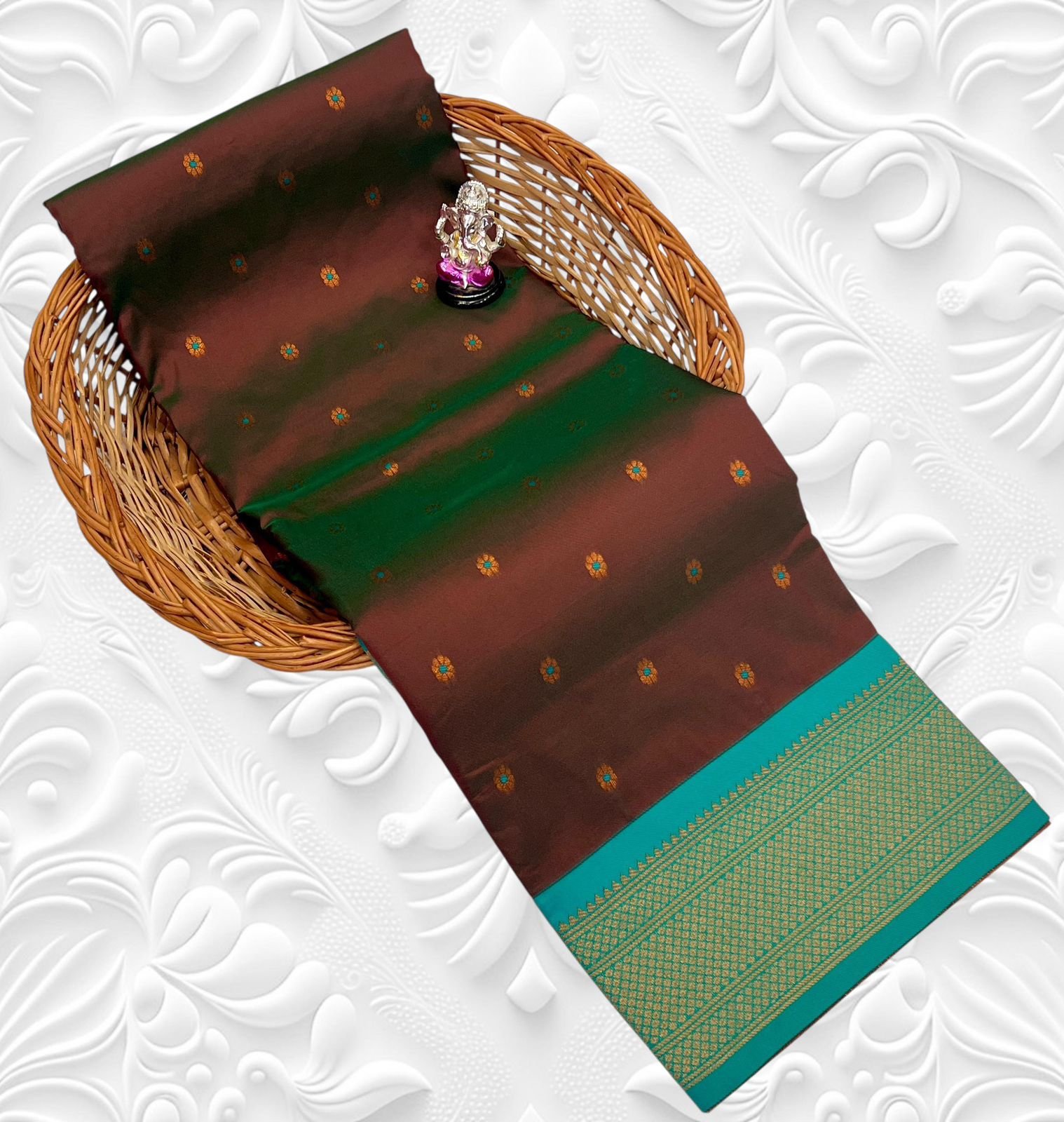 Navya Kadiyal Paithani image 5