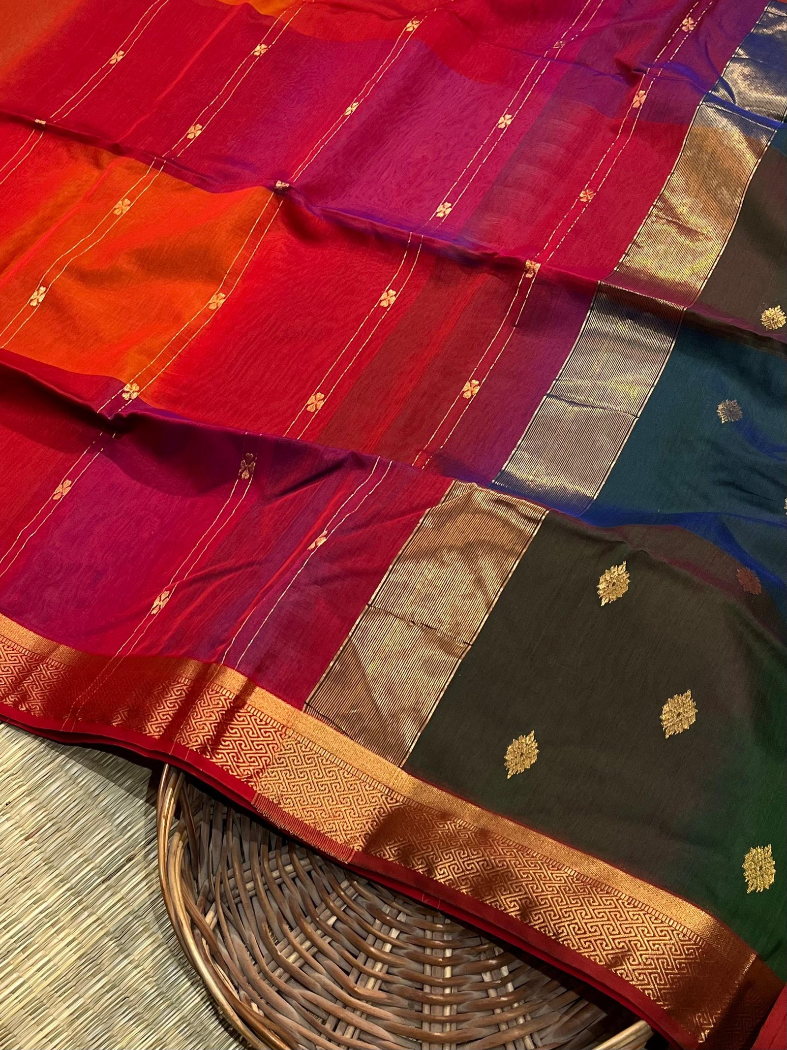 Pure Maheshwari Handloom Diamond Pallu Saree image 3