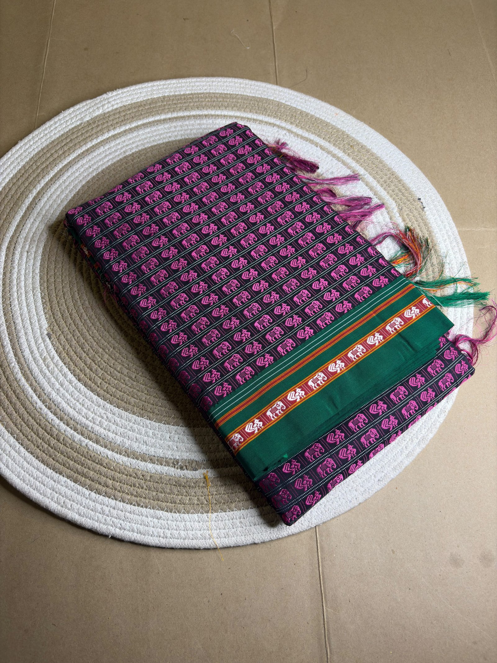 Khun Saree with tassel image 2