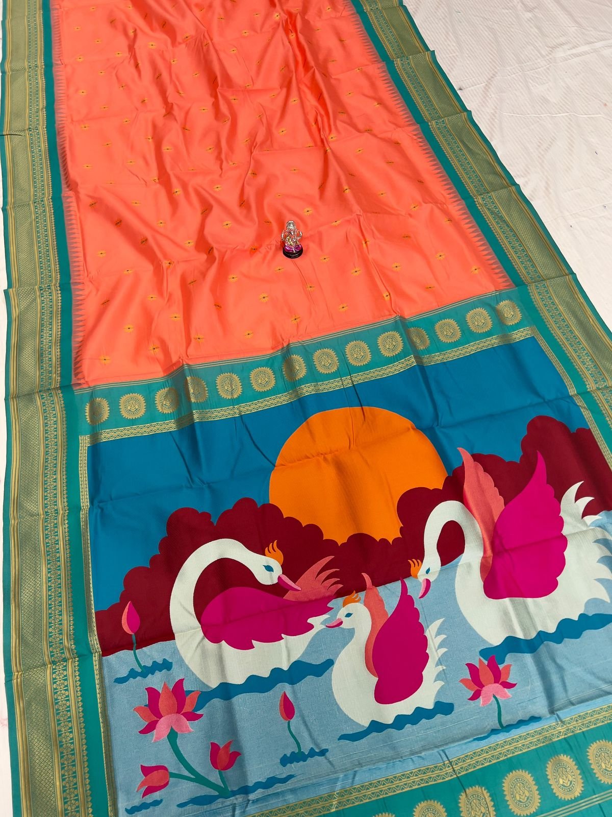Aarya Fancy Pallu Kadiyal Paithani image 16