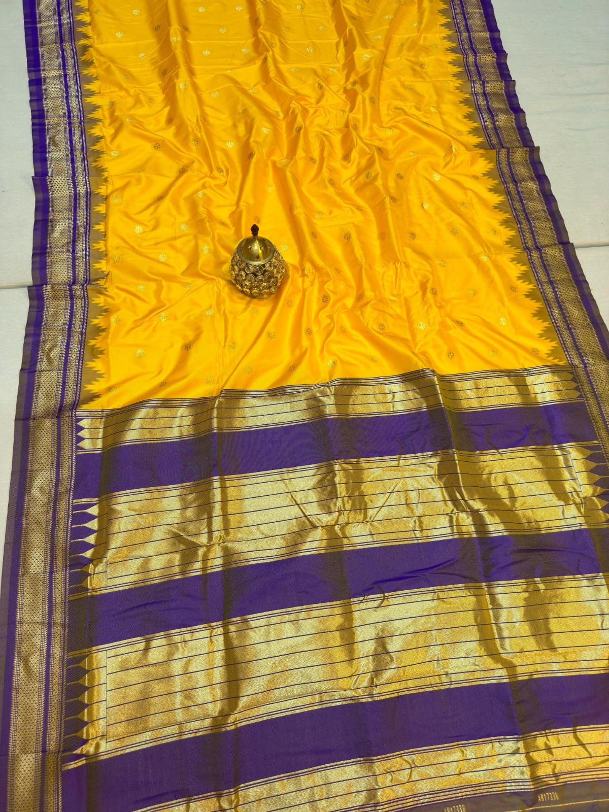 Traditional Erkal Paithani image 36
