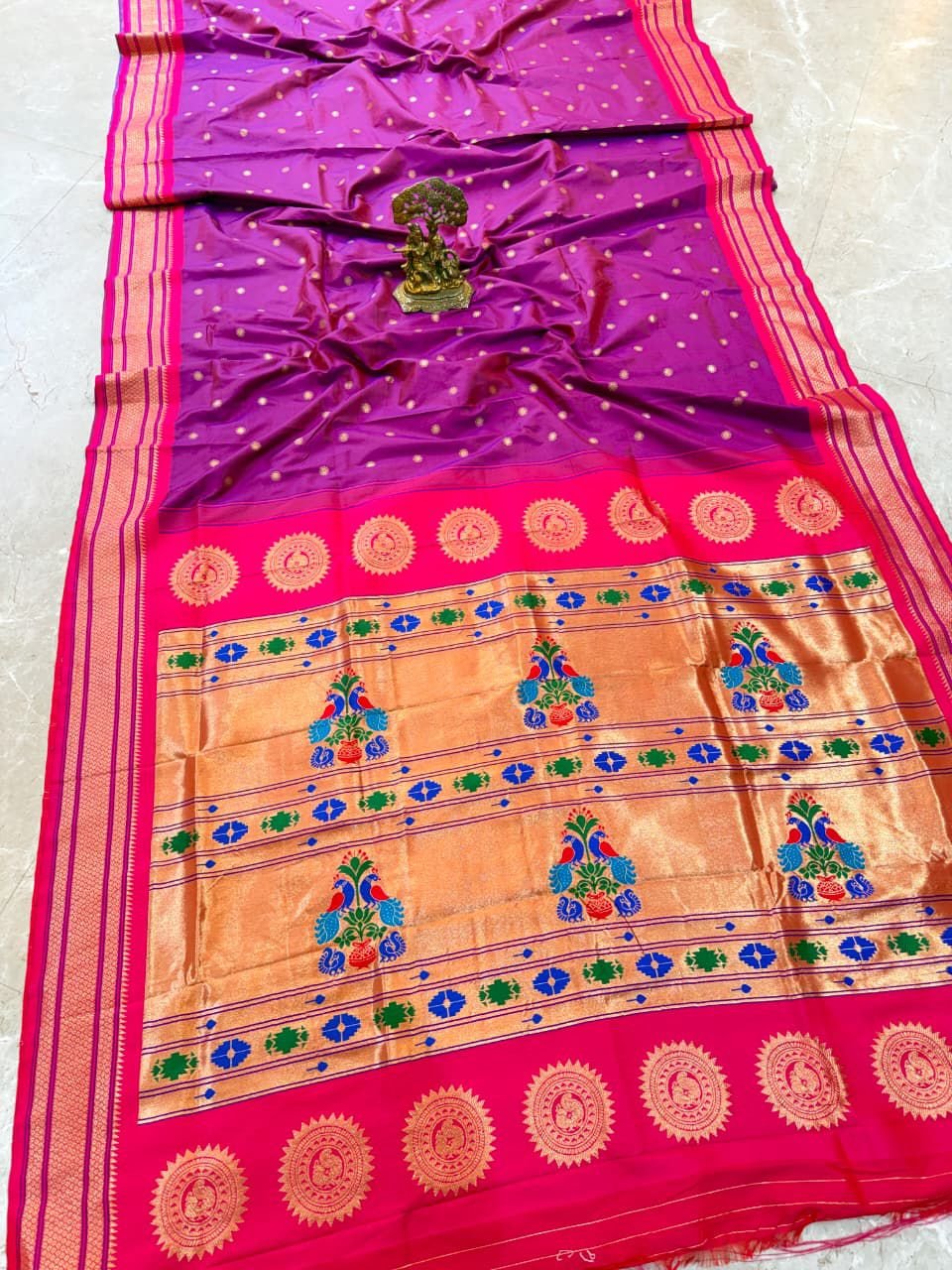 Traditional Maharani Paithani image 12