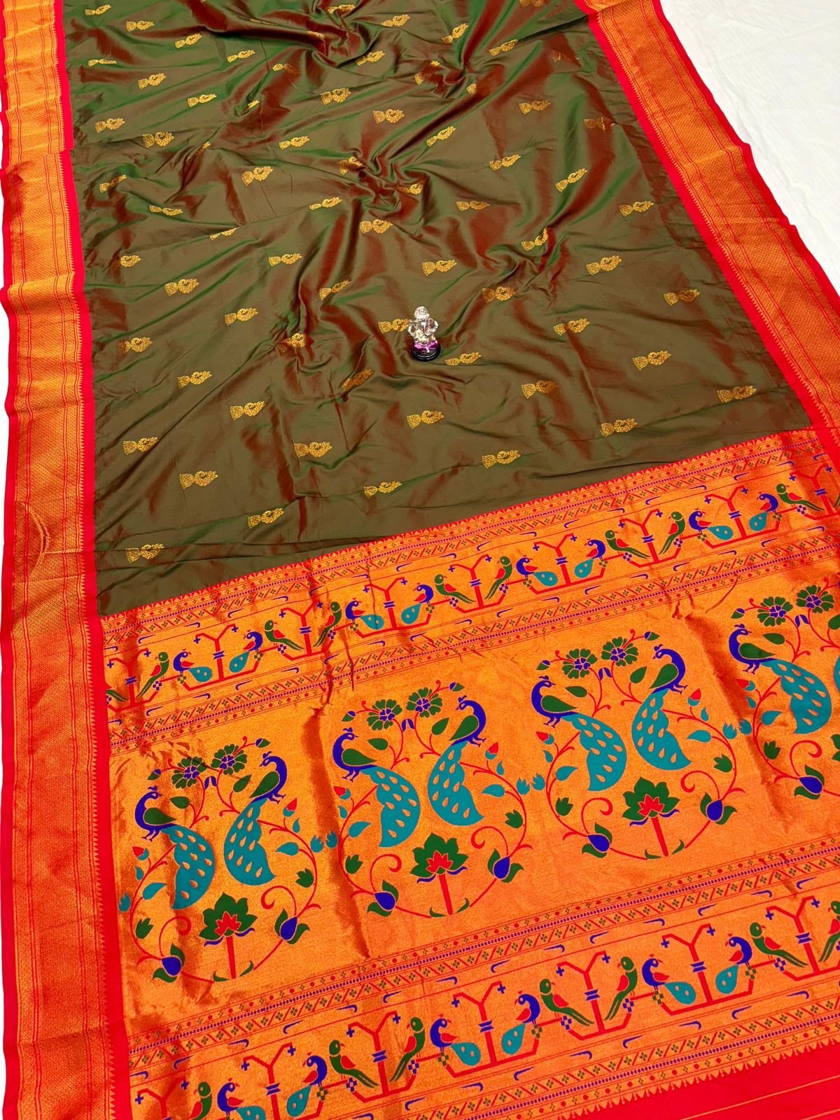 Mayuri Zhumka Kadiyal Paithani image 10