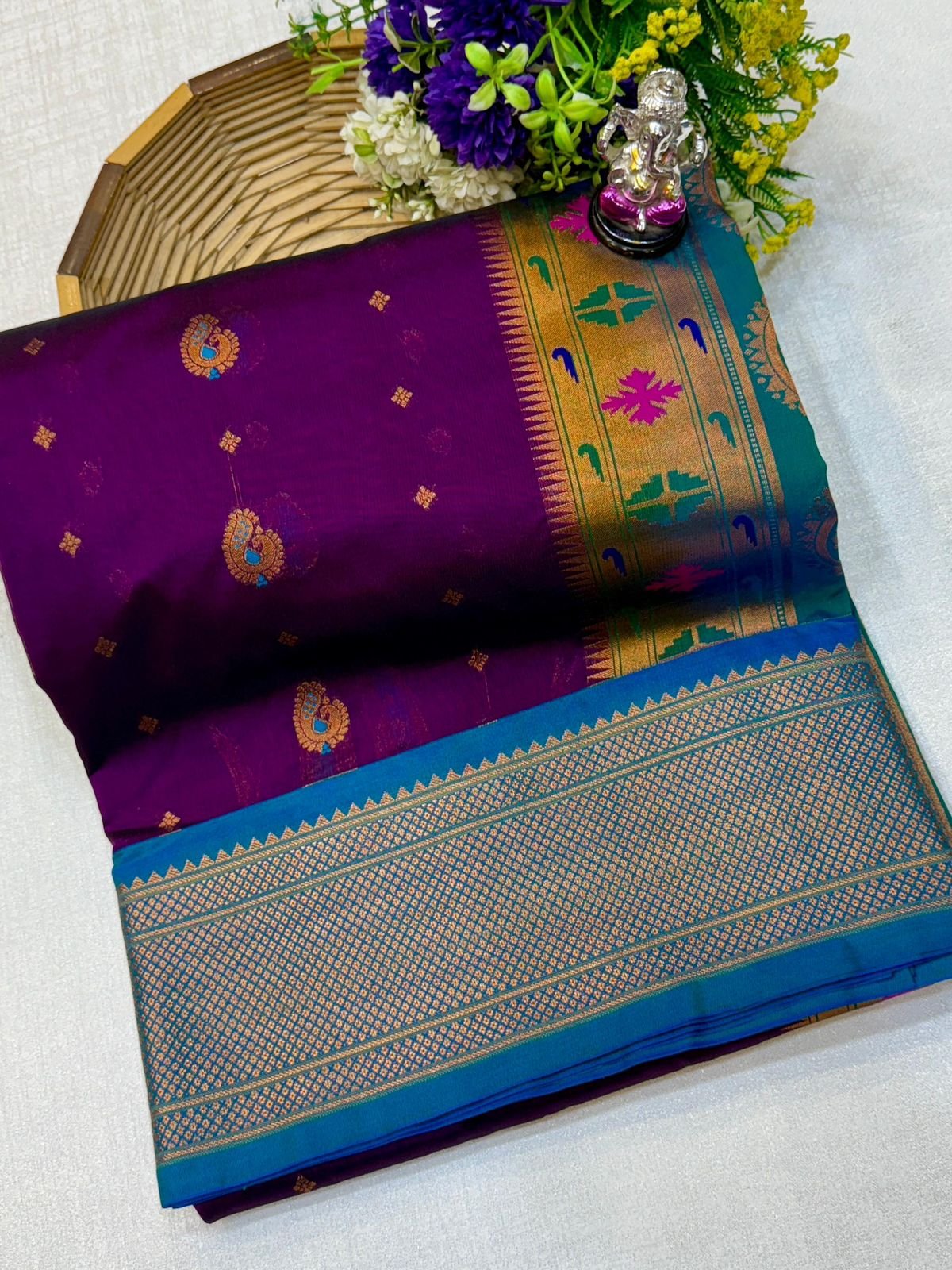 Khushi Kadiyal Paithani image 15