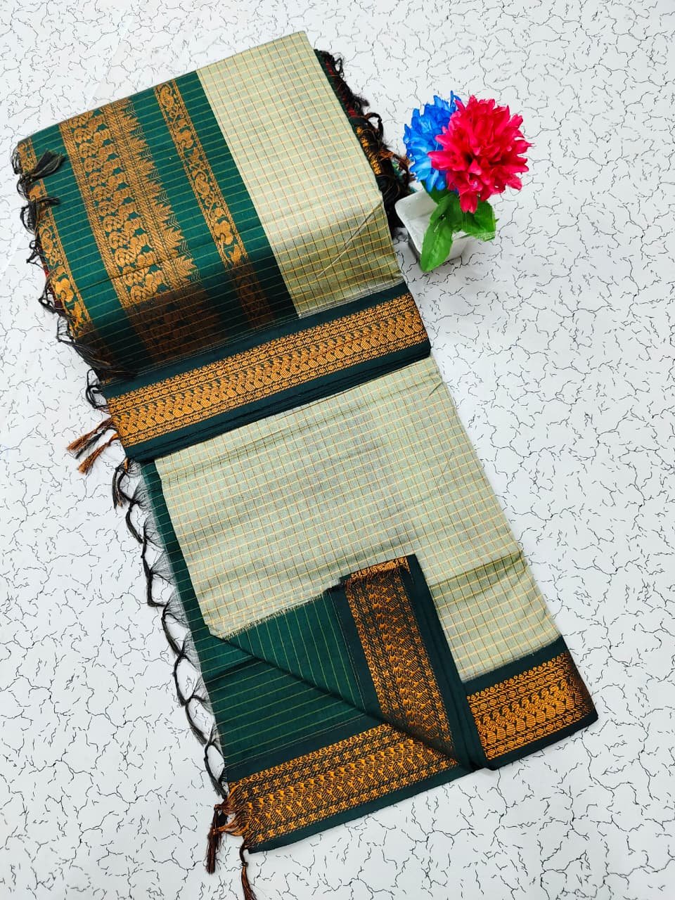 Kalyani Cotton Checks Saree image 13