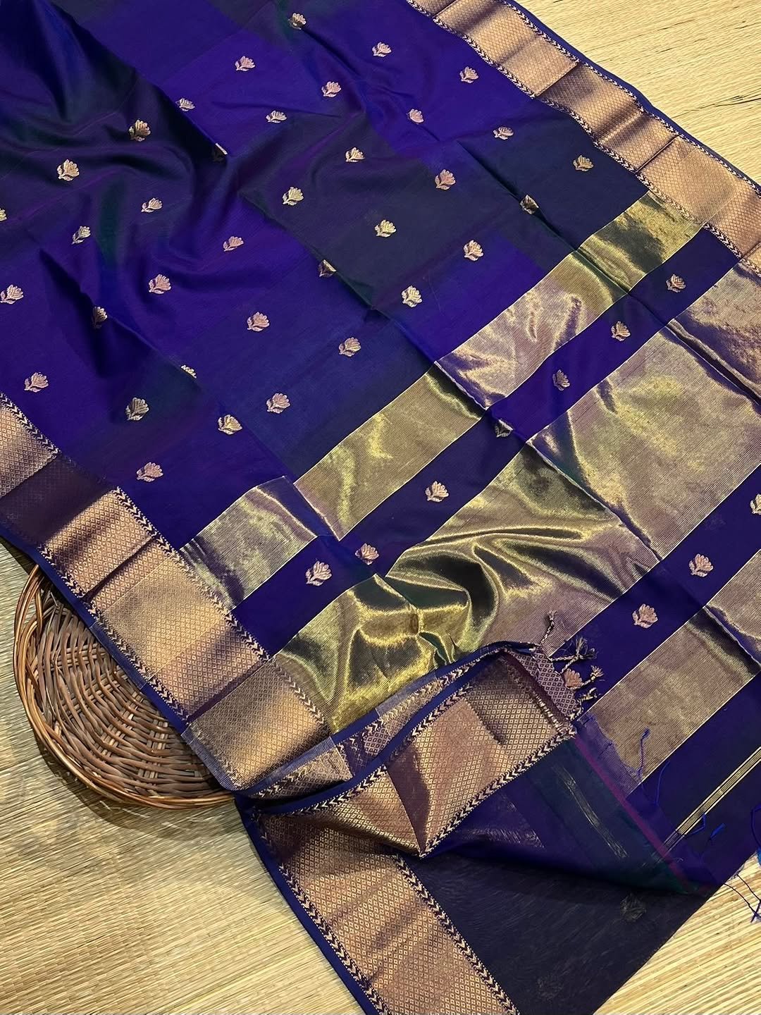 Dual Tone Maheshwari Handloom Golden Zari Lotus Flower Design image 11