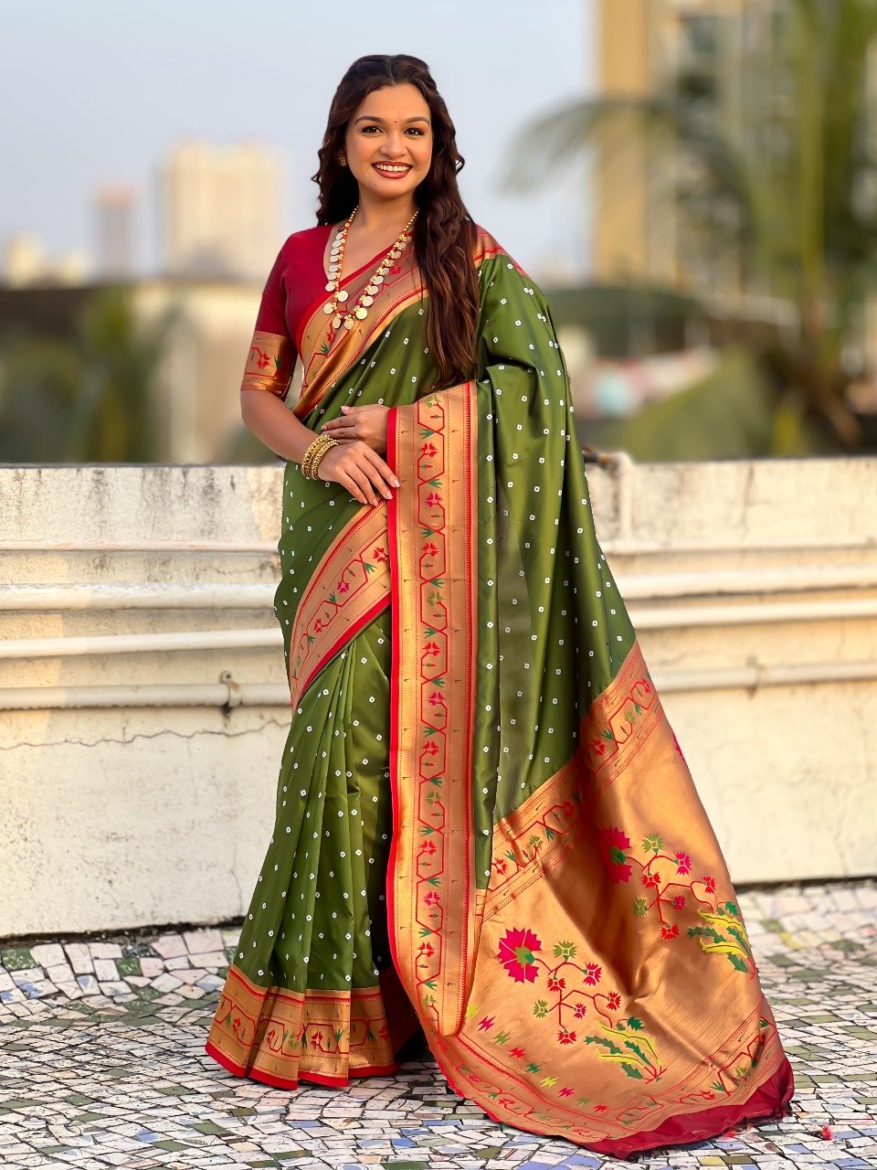 Bandhej Paithani image 6
