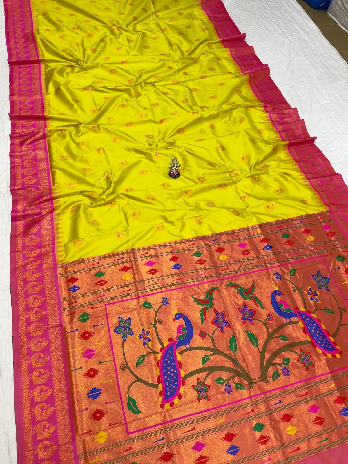 Shreyaa Gadwaal Paithani image 15