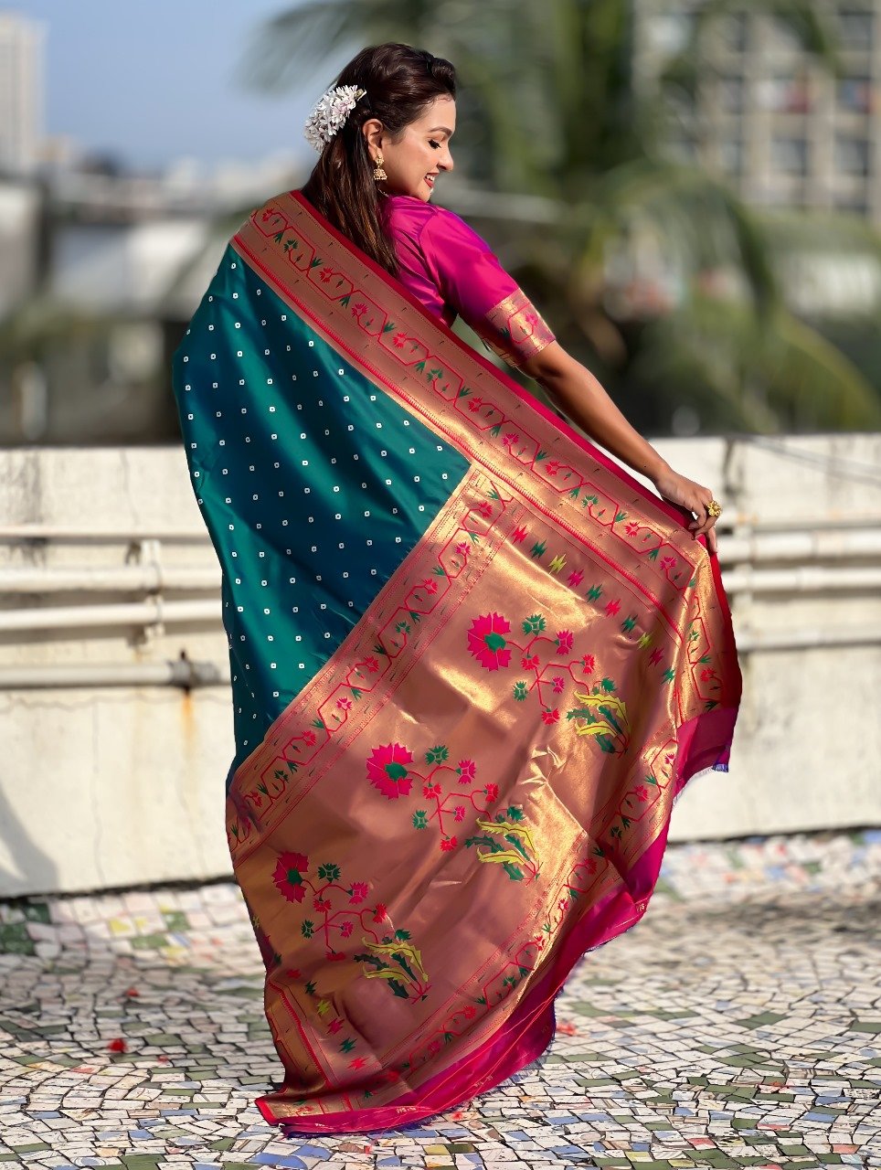 Bandhej Paithani image 9