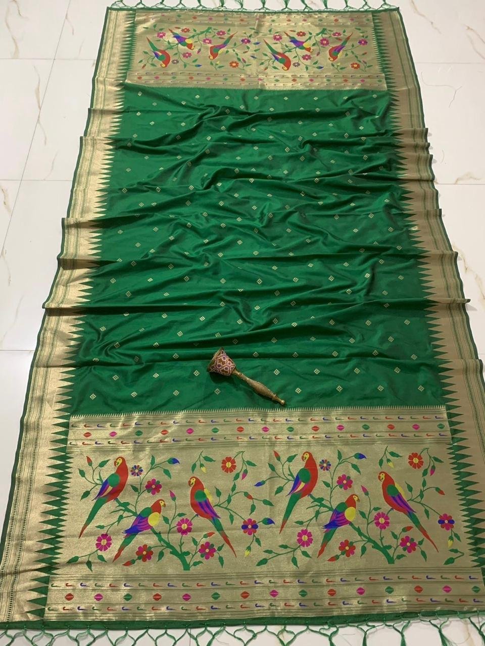 Temple Border Brocade Butti Dupatta image 10