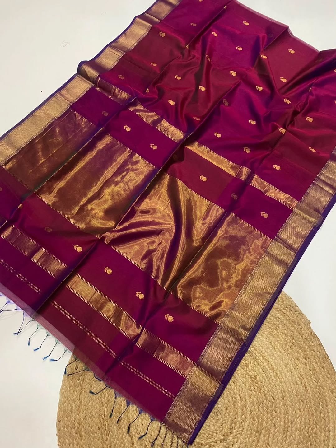 Dual Tone Maheshwari Handloom Golden Zari Lotus Flower Design image 13