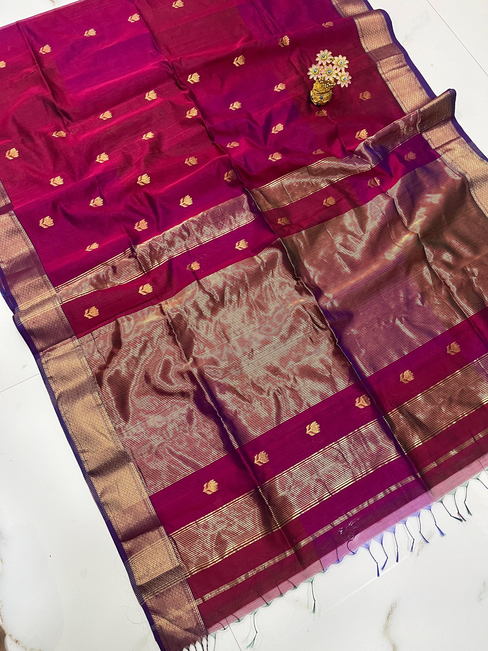 Dual Tone Maheshwari Handloom Golden Zari Lotus Flower Design image 3