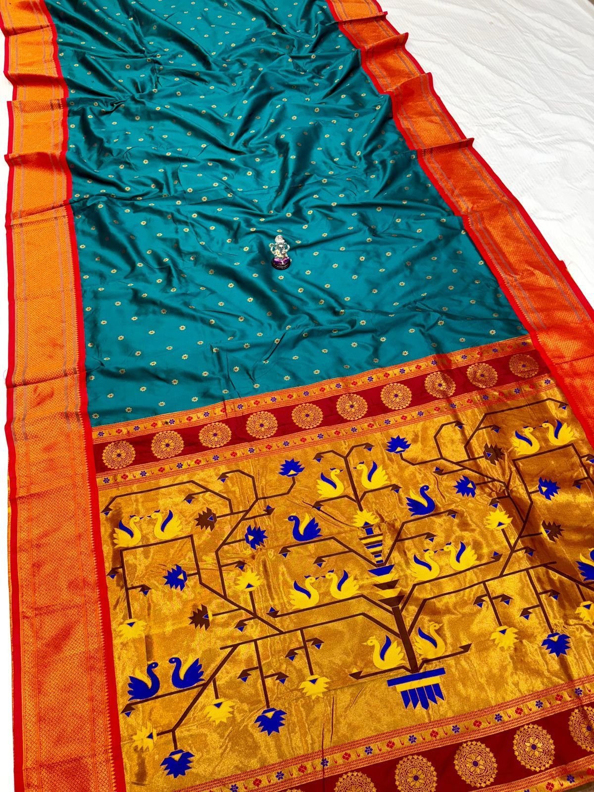 Beautiful Swan Pallu Paithani image 3