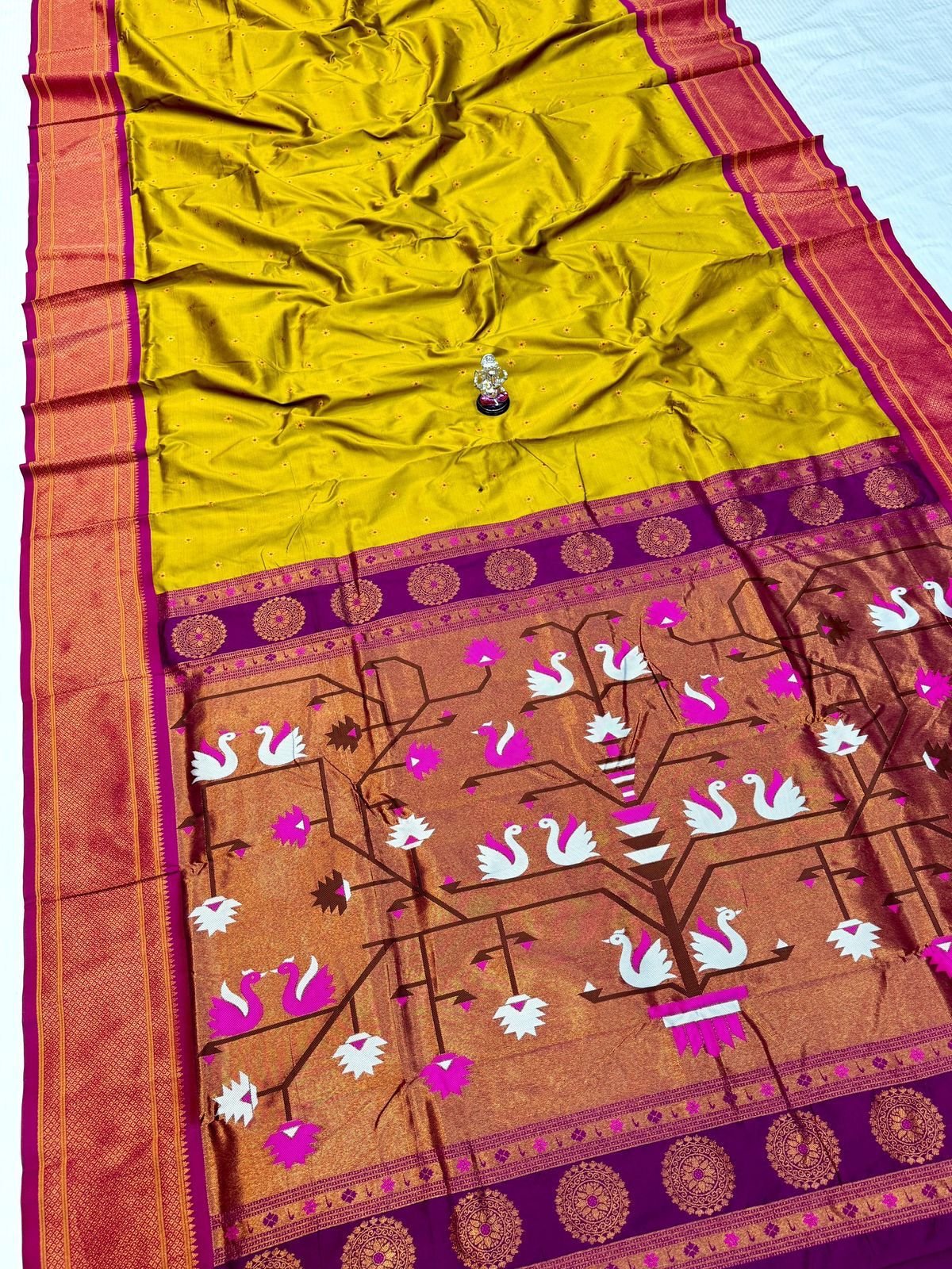 Beautiful Swan Pallu Paithani image 17