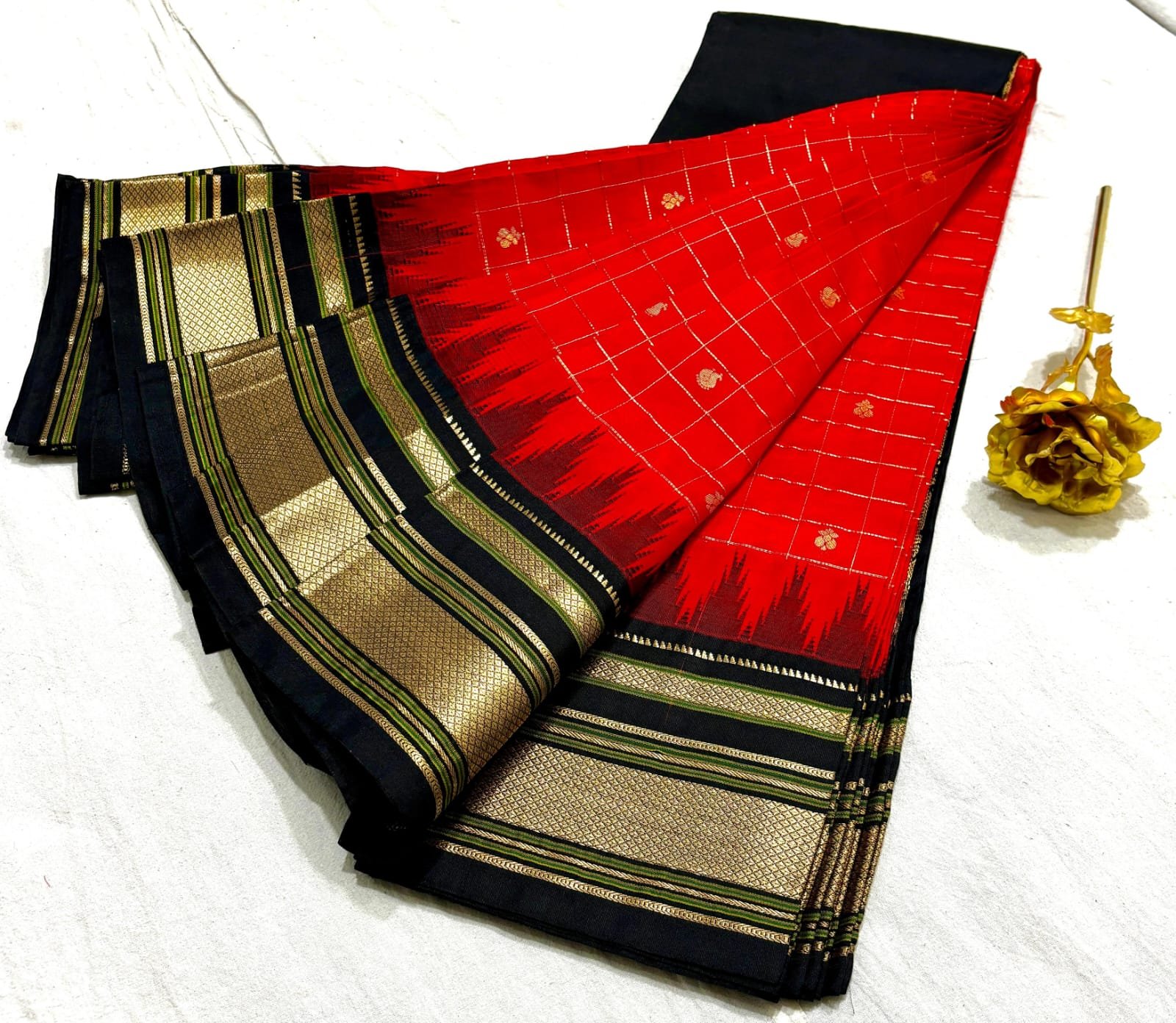Temple Checks Irkal Pure Silk Saree image 10