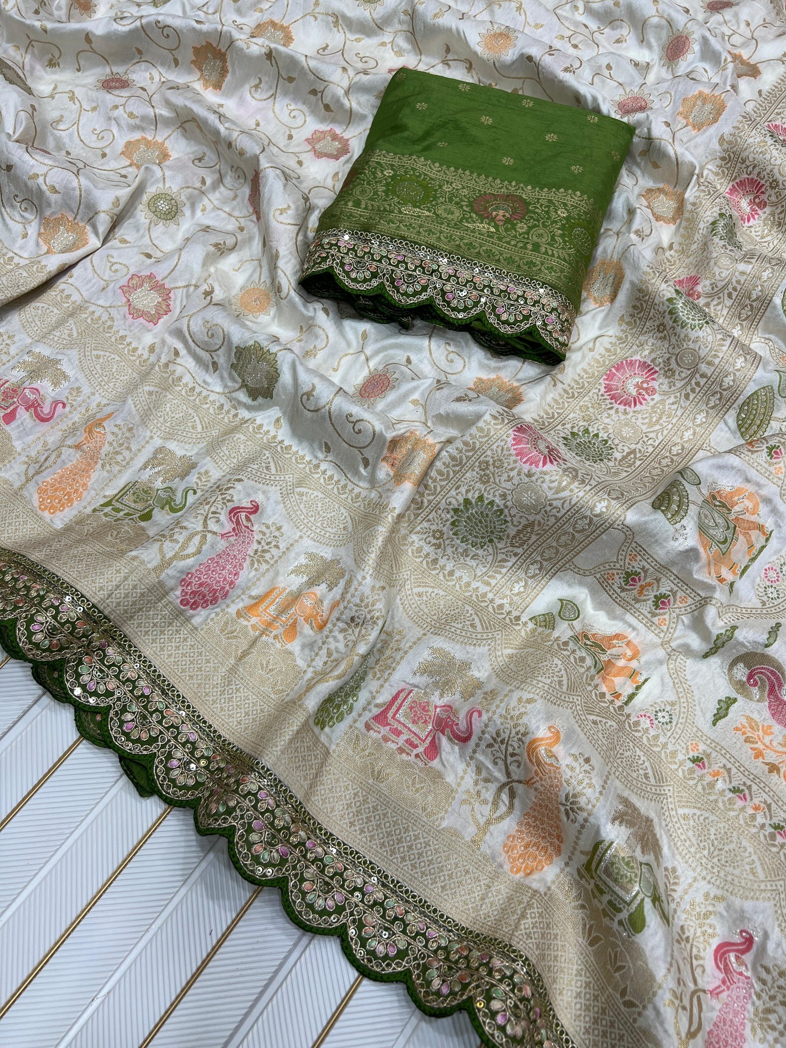 Dola Silk Saree image 17
