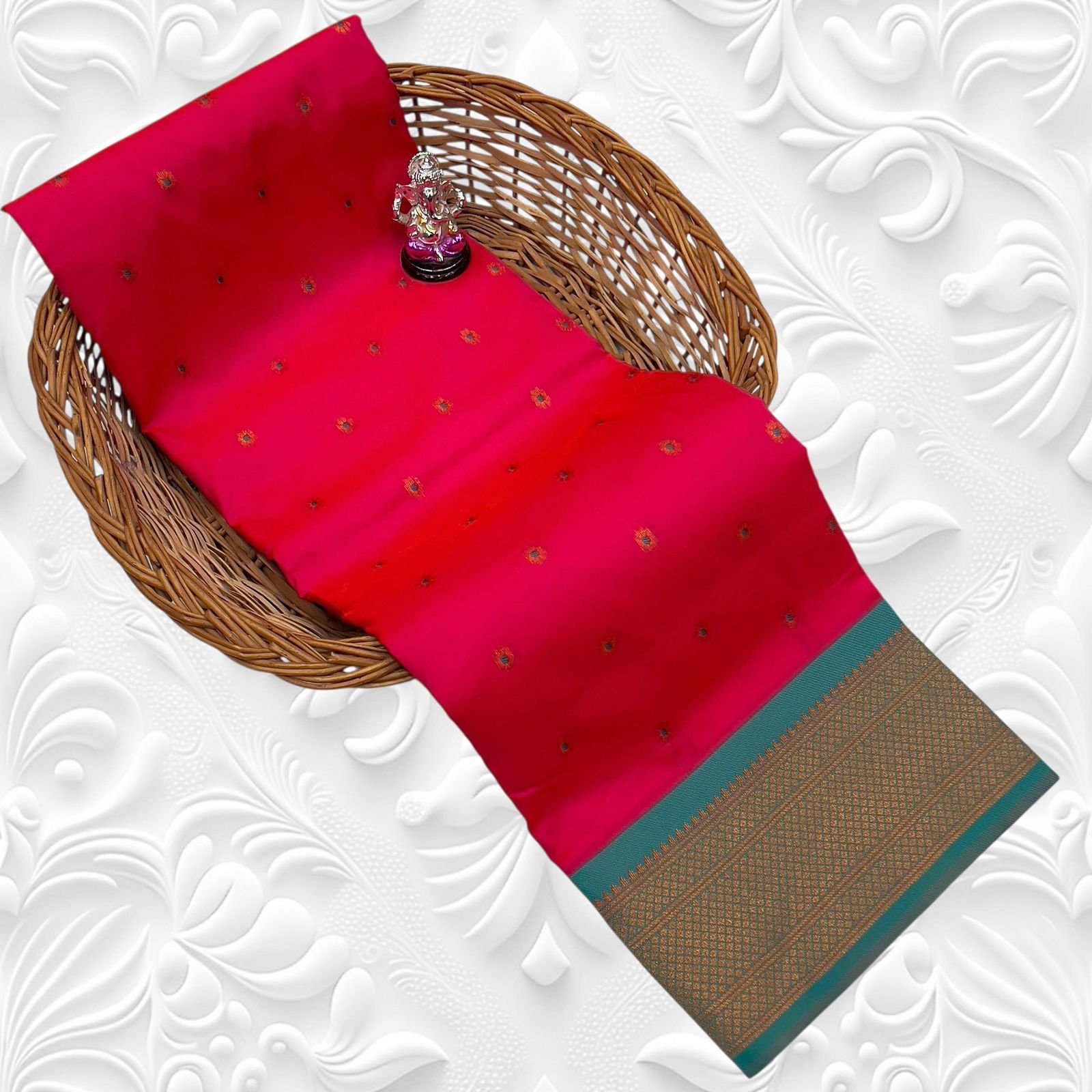 Navya Kadiyal Paithani image 14