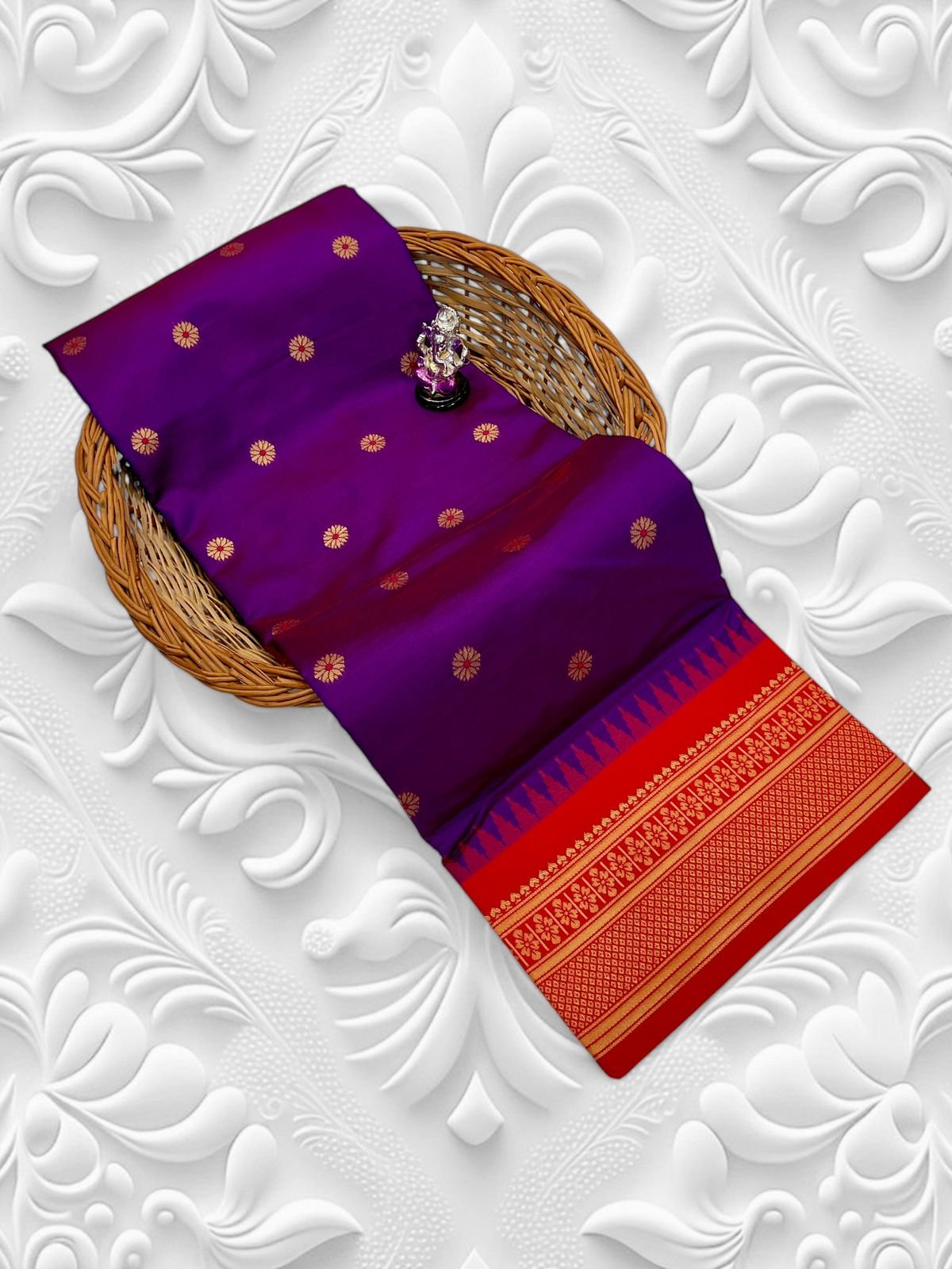Aarya Fancy Pallu Kadiyal Paithani image 19