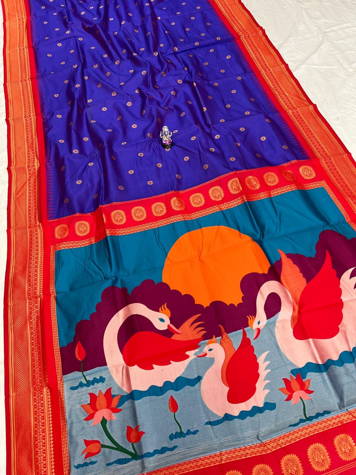 Aarya Fancy Pallu Kadiyal Paithani image 18
