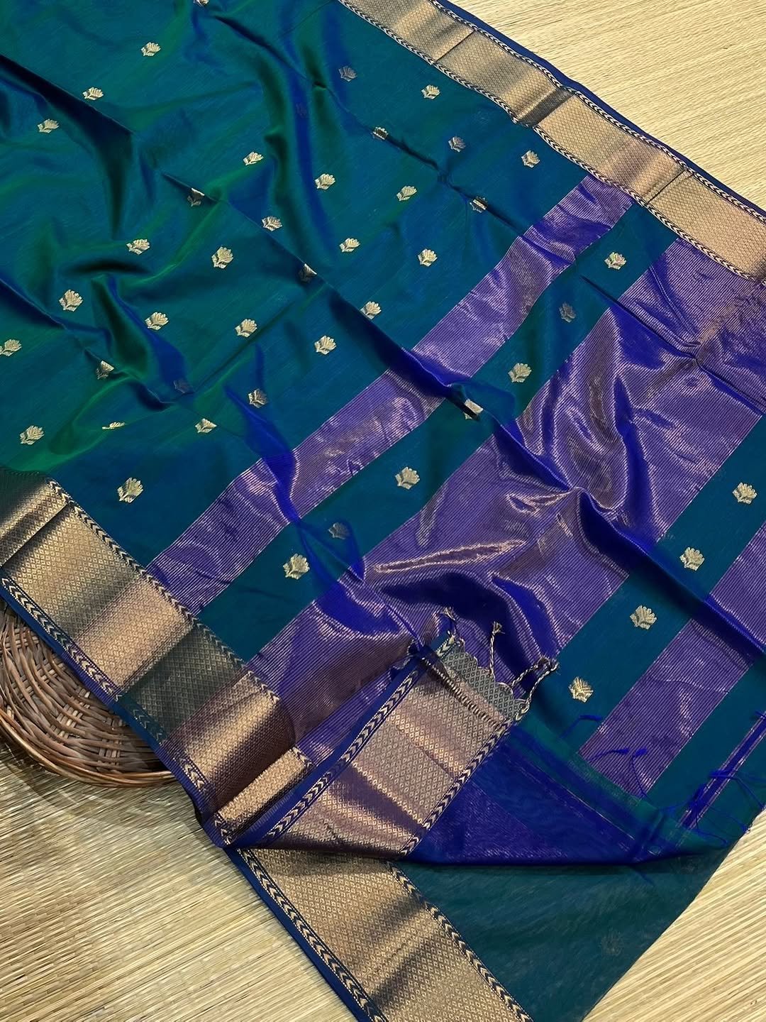 Dual Tone Maheshwari Handloom Golden Zari Lotus Flower Design image 6
