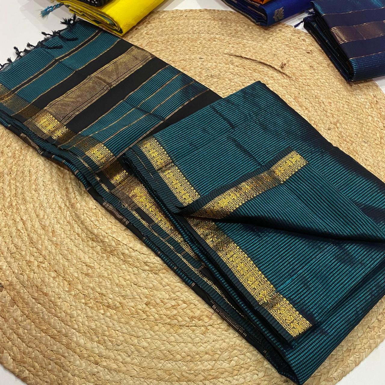 Traditional Maheshwari Handloom Garbh Reshami Saree image 6