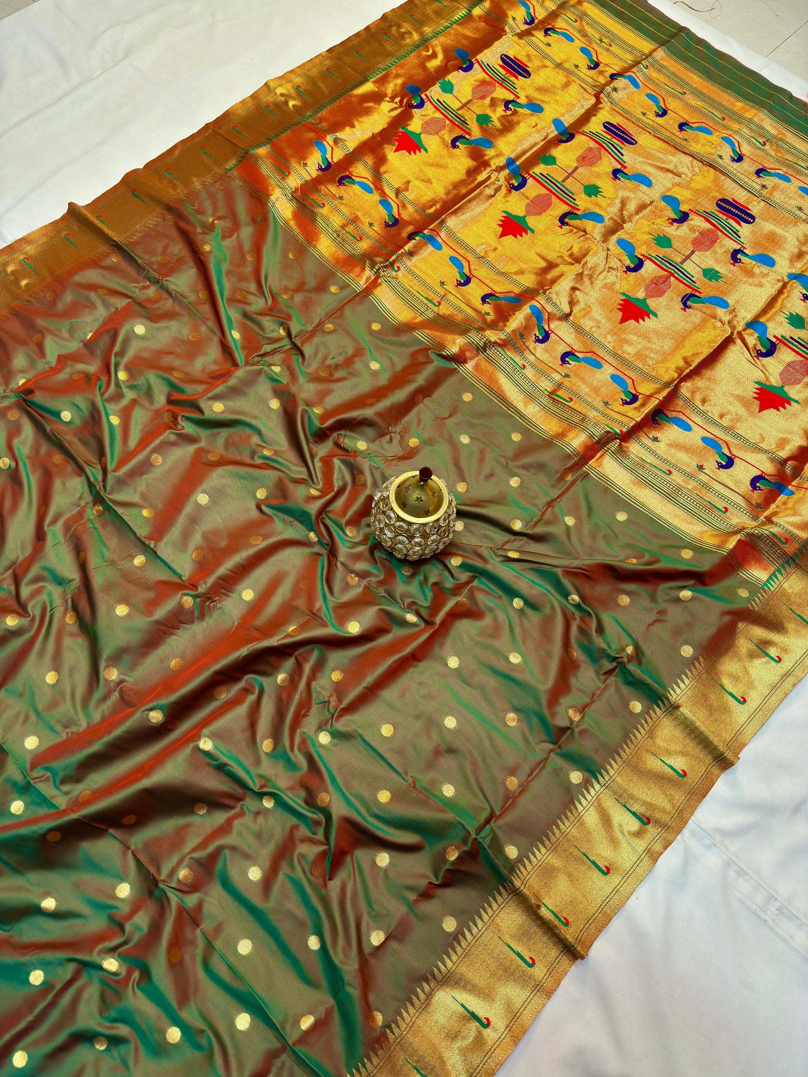 Single Muniya Border Paithani image 6