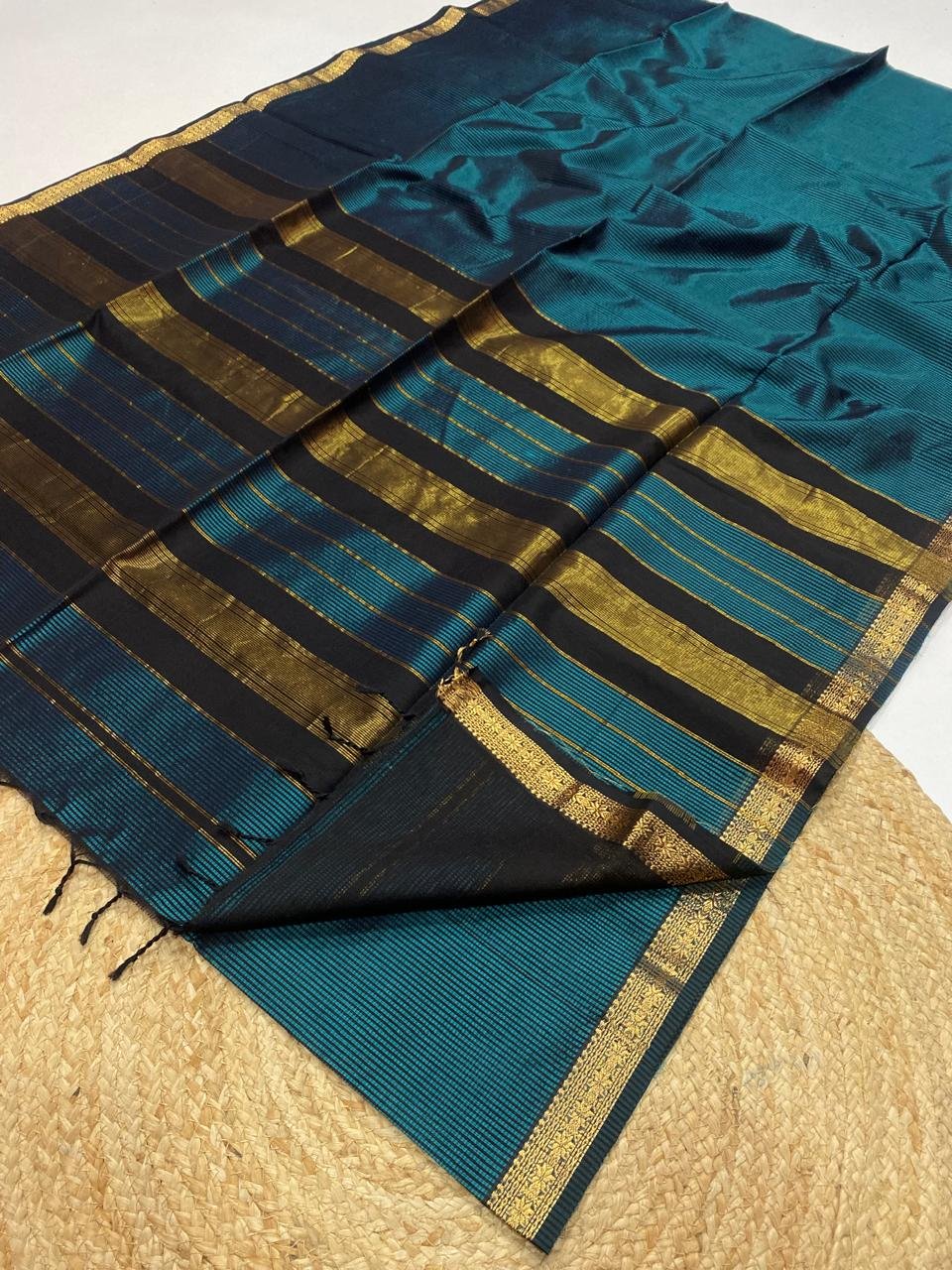 Traditional Maheshwari Handloom Garbh Reshami Saree image 7