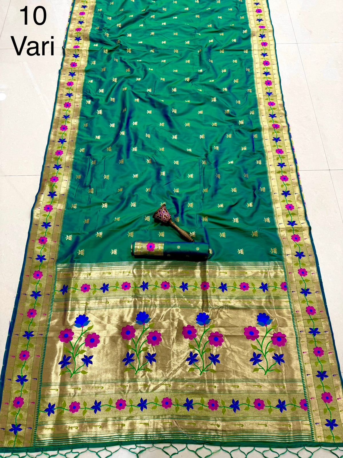 10 Vaar Flower Paithani Saree image 17