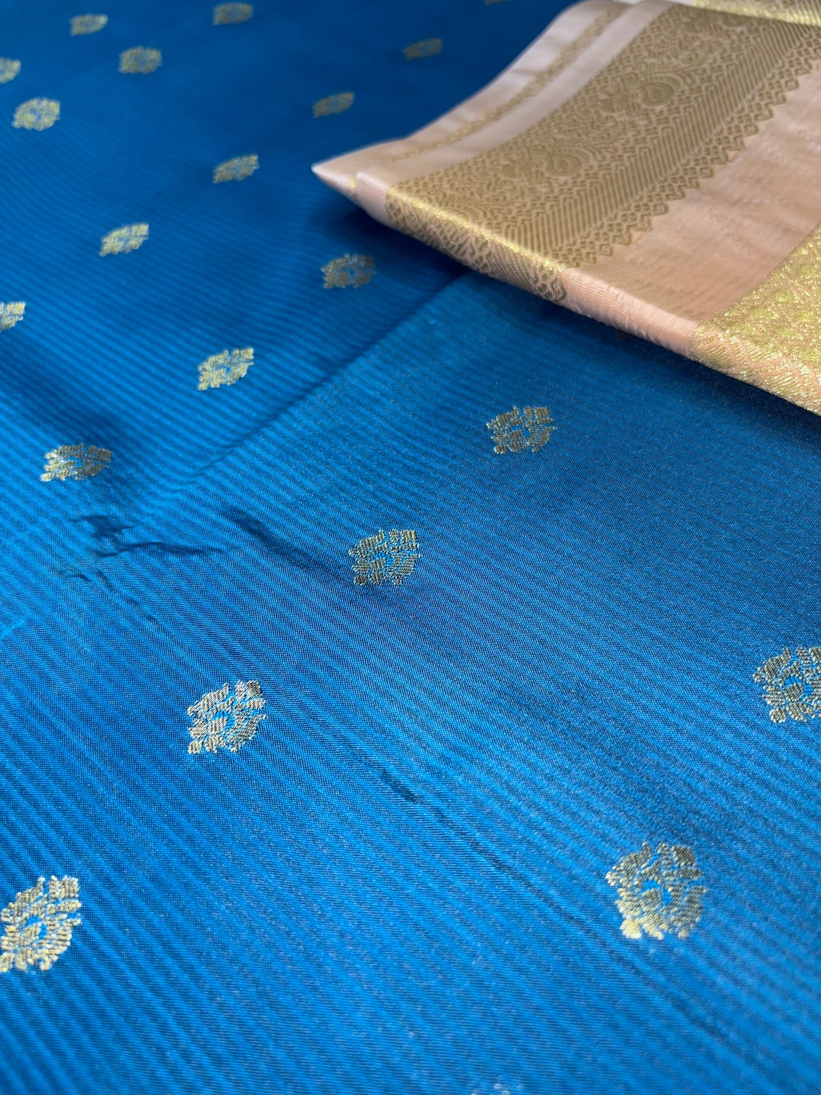 Small Border Korvai Kanchi Semi Silk Sarees image 4