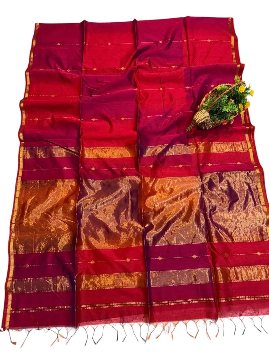 Maheshwari Handloom dual tone Shaded  Saree Small Butta image 10