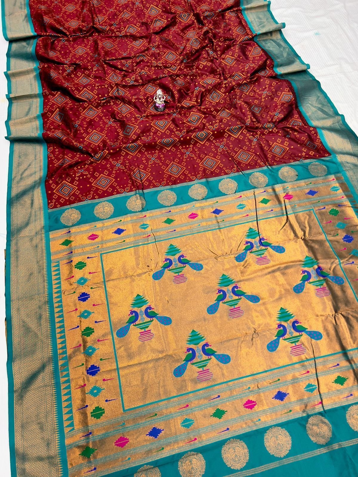 Yashika Bandhani Paithani image 13
