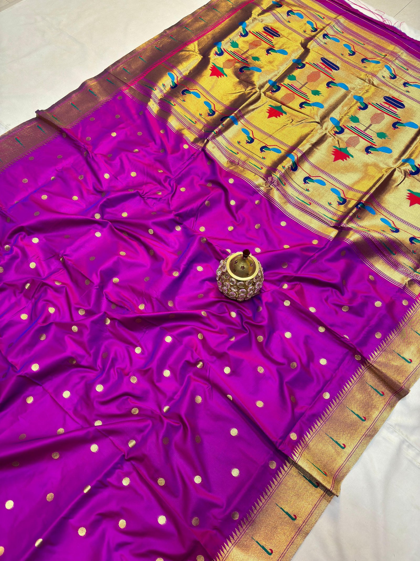 Single Muniya Border Paithani image 12