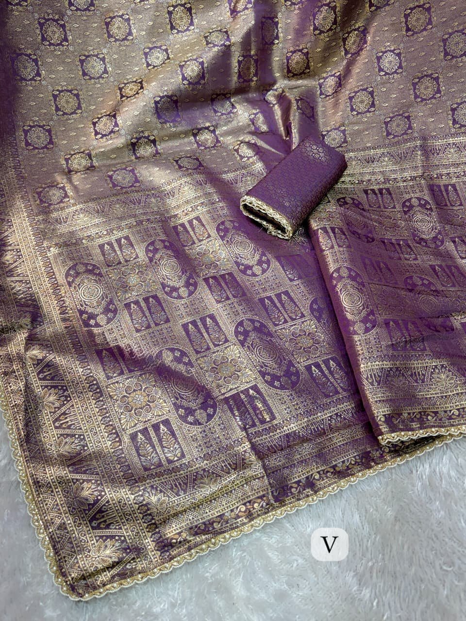 Satin Jacquard Silk Saree with Pearl Border image 8