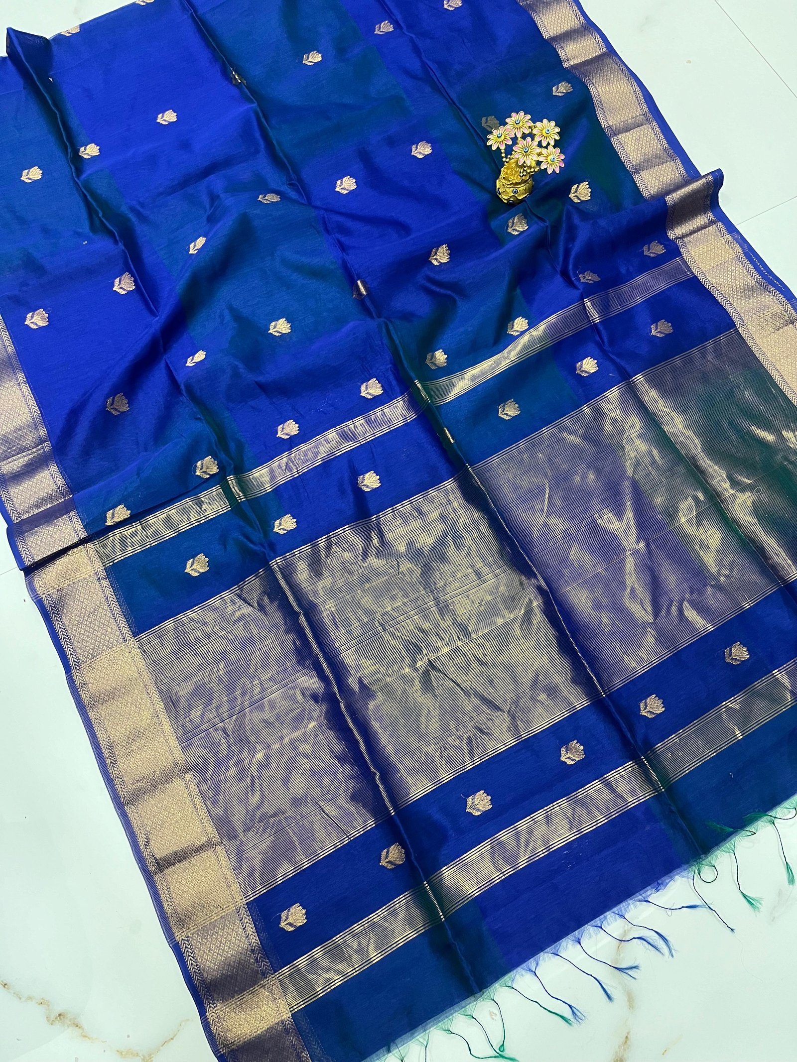 Single Color Pure Maheshwari Handloom Golden Zari Lotus Flower Design image 11