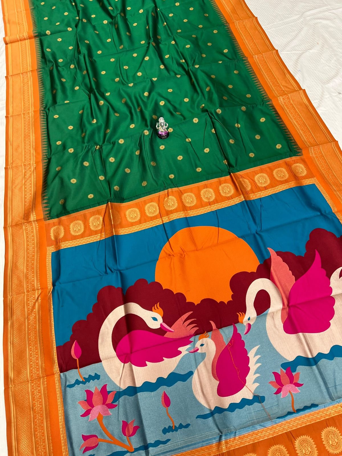 Aarya Fancy Pallu Kadiyal Paithani image 8