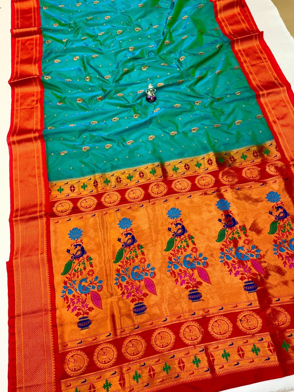 Khushi Kadiyal Paithani image 12
