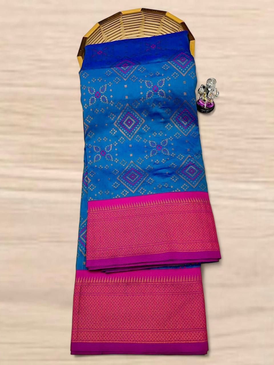Yashika Bandhani Paithani
