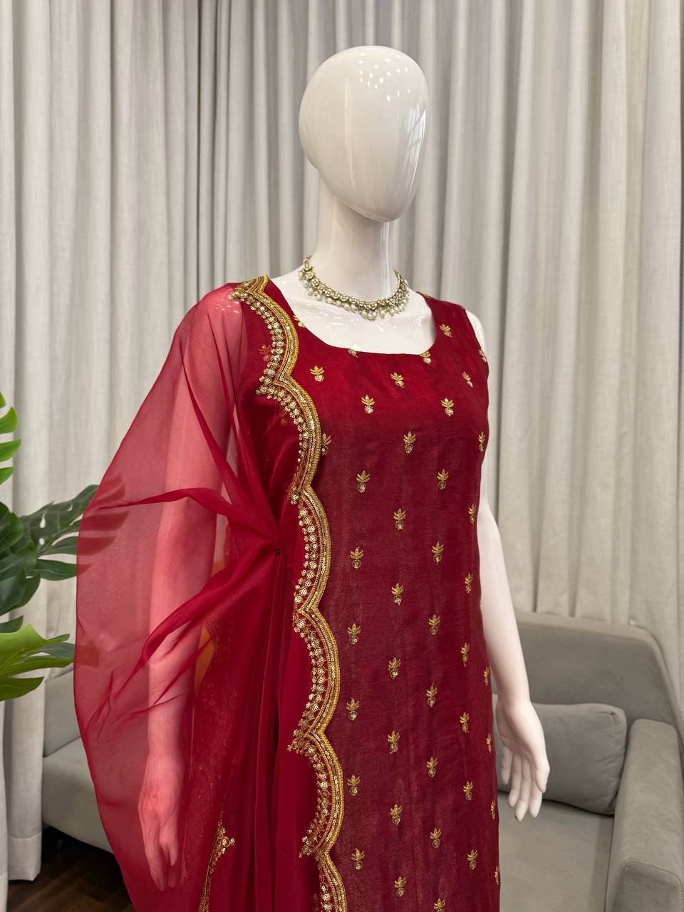 Roman Glasss Suit Set