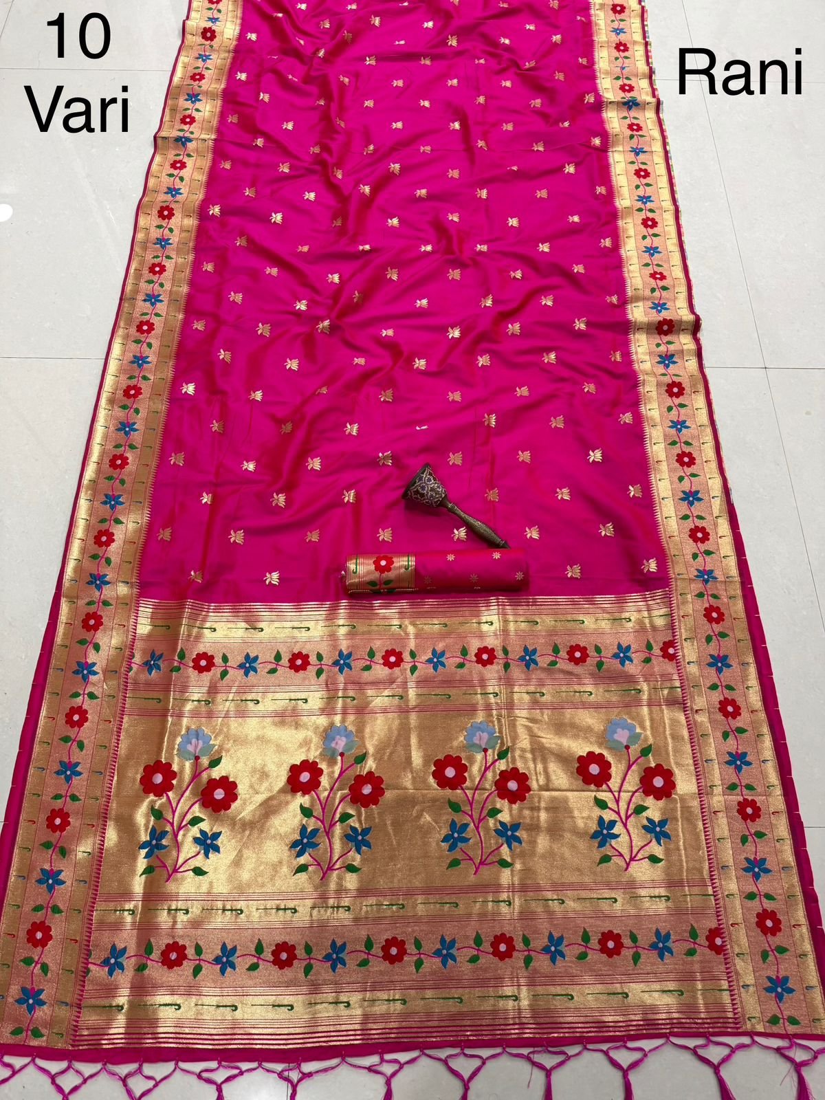 10 Vaar Flower Paithani Saree image 15