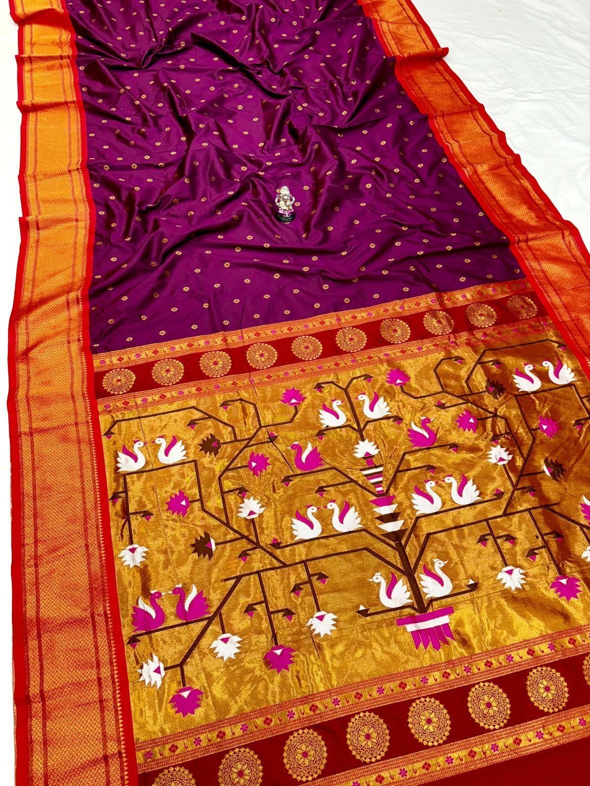 Beautiful Swan Pallu Paithani image 22