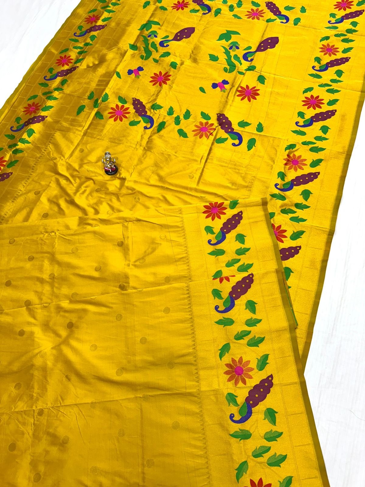 Radha Rani Brocade Paithani image 10