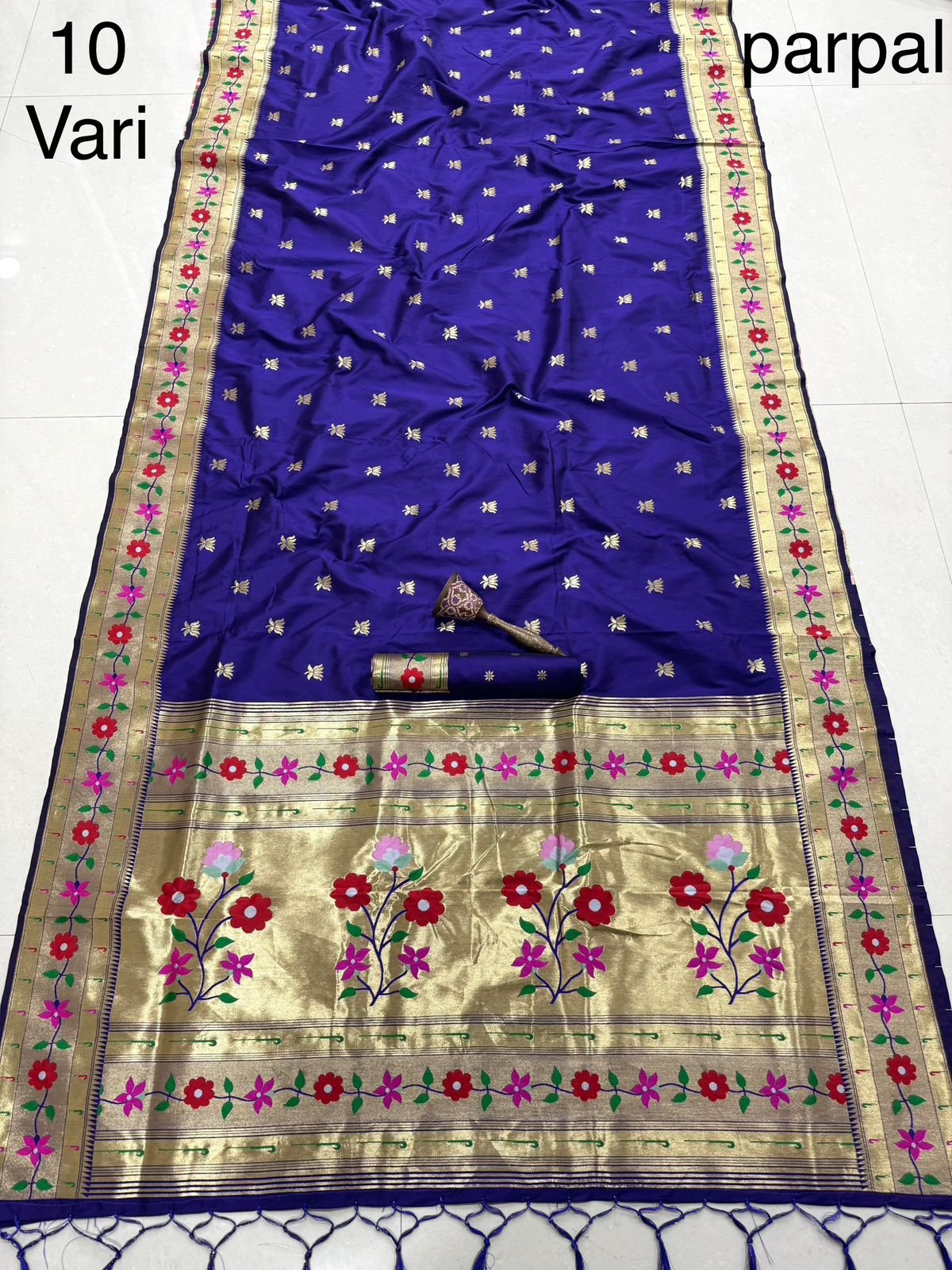 10 Vaar Flower Paithani Saree image 13