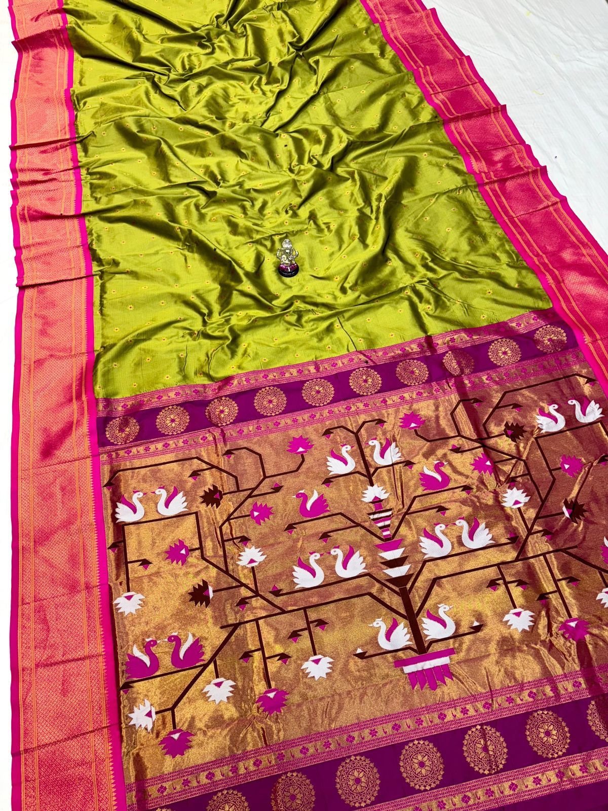 Beautiful Swan Pallu Paithani image 14