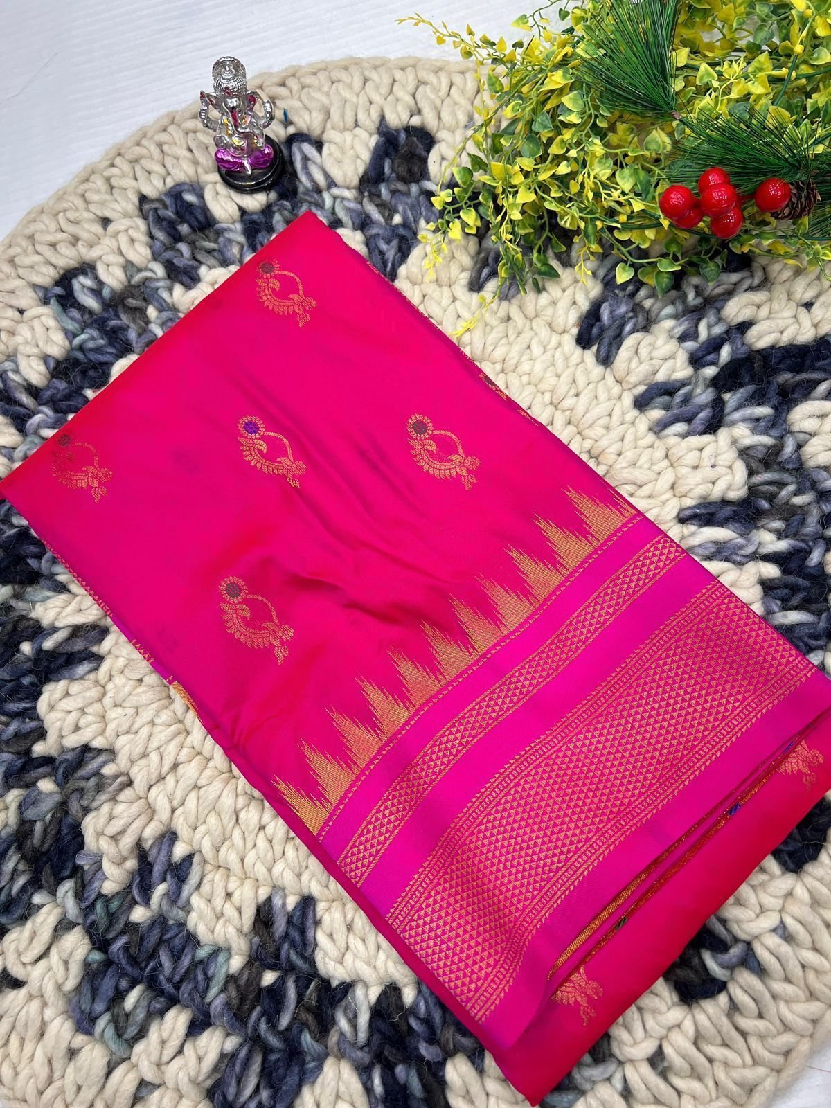 Payal Nath Irkal Paithani image 15