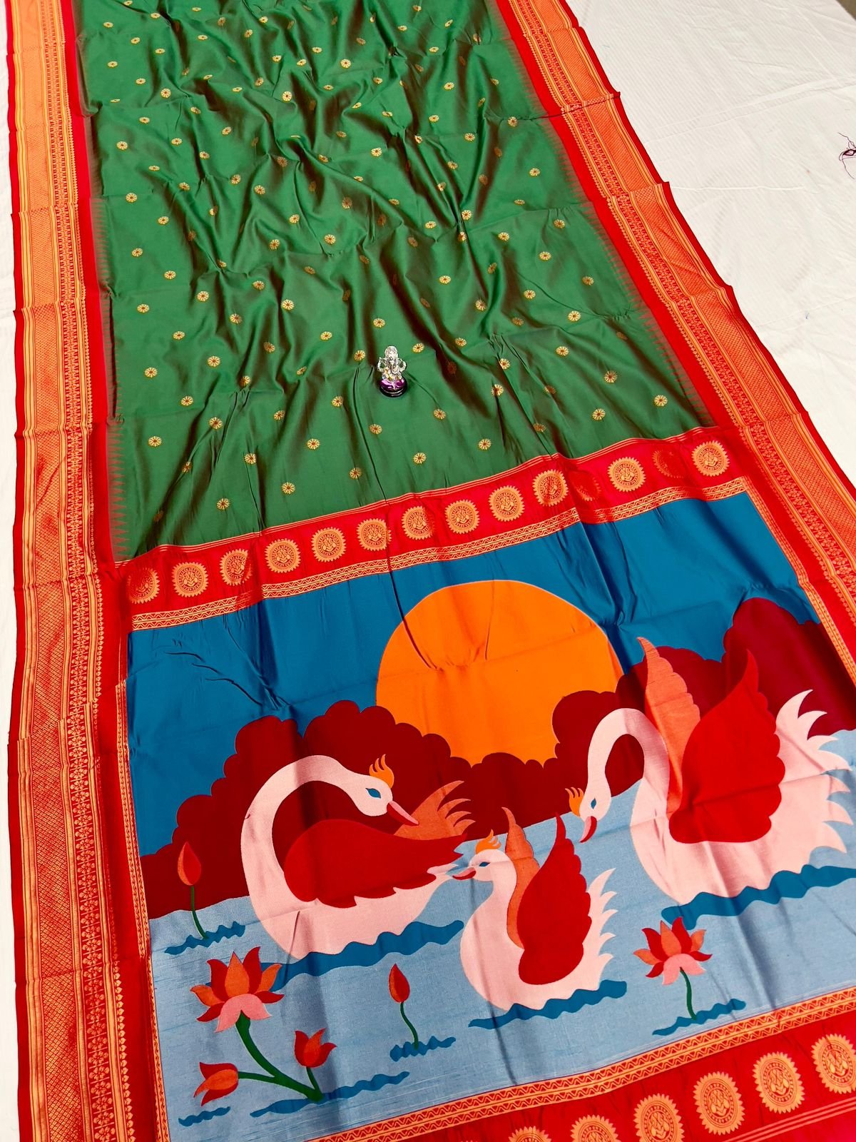 Aarya Fancy Pallu Kadiyal Paithani image 6