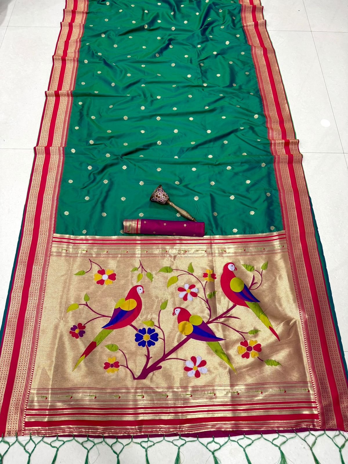 9 Vaar Narayanpet Paithani image 4