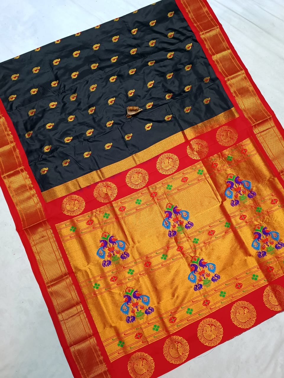 Kadiyal Paithani Pure Silk image 2